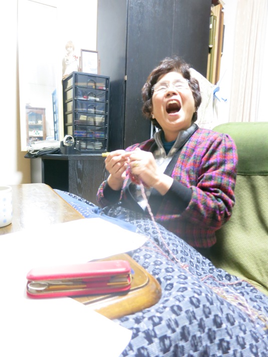 Always good for a laugh! Knitting in the kotatsu!